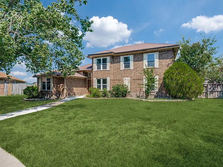 8029 Rice Dr — Photo 1