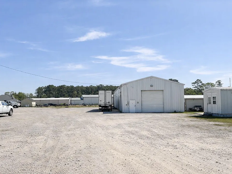13046 Highway 105 E