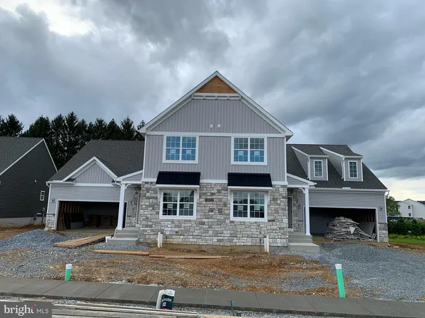 1221 Hershey Ln, Lancaster, PA 17601