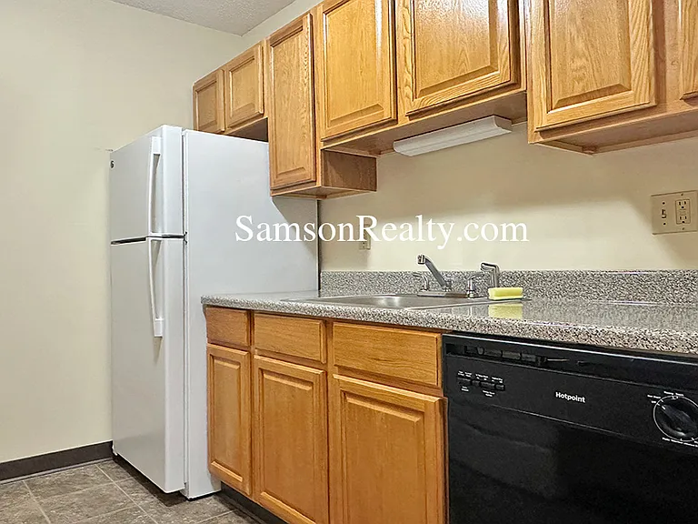 282 Roger Williams Ave #26 — Photo 2