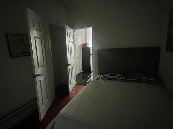 422 Saint Pauls Avenue image 9 of 12