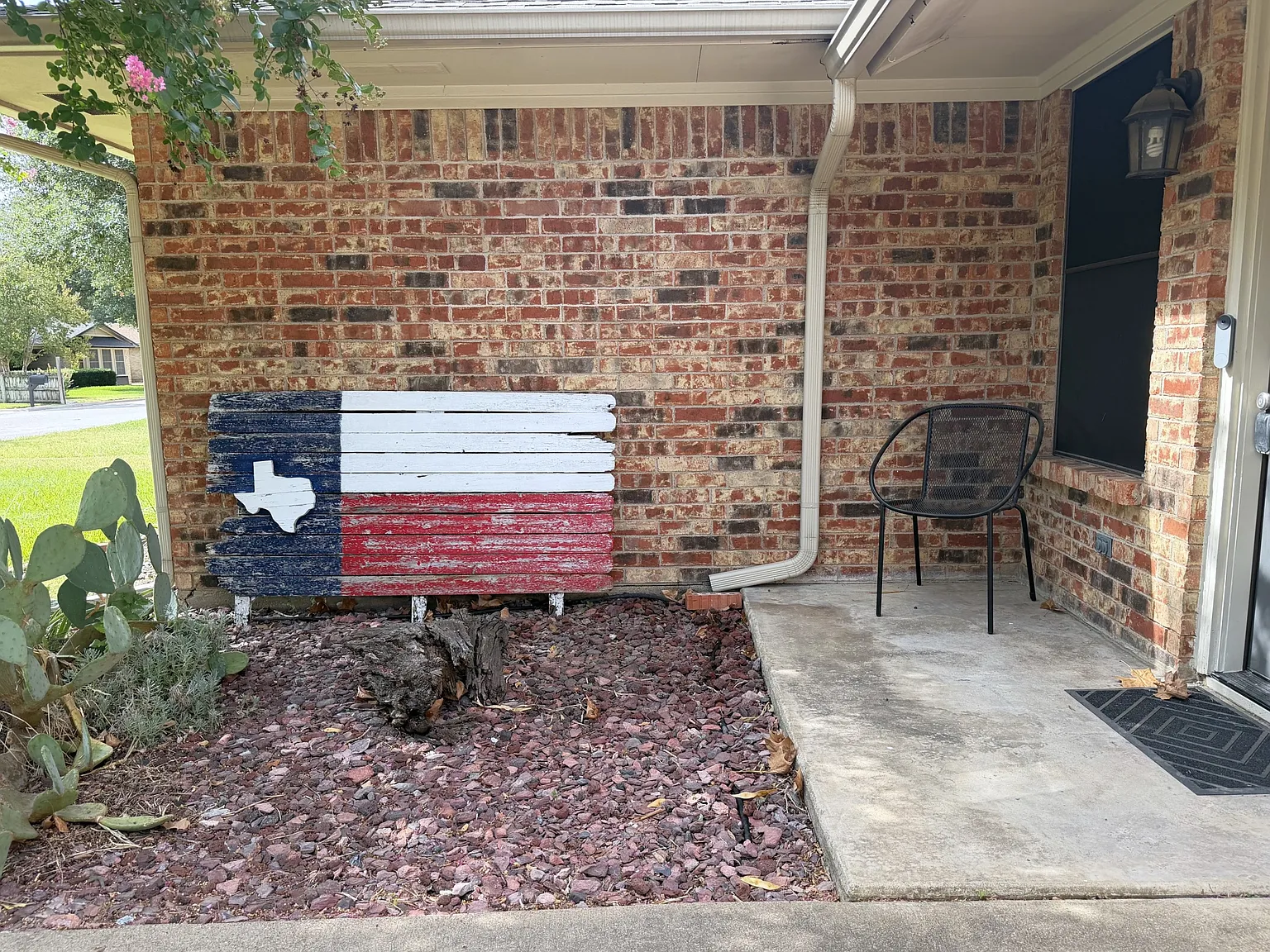 2 bed, 1077 sqft, $1,650 — Photo 4