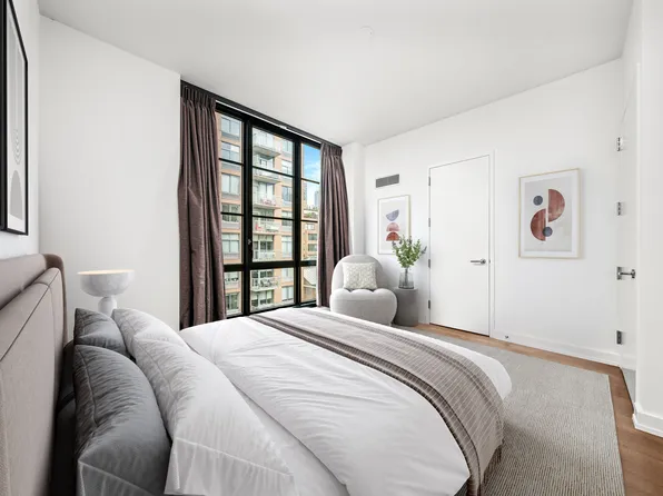 261 West 25th Street 8A image 2 of 15