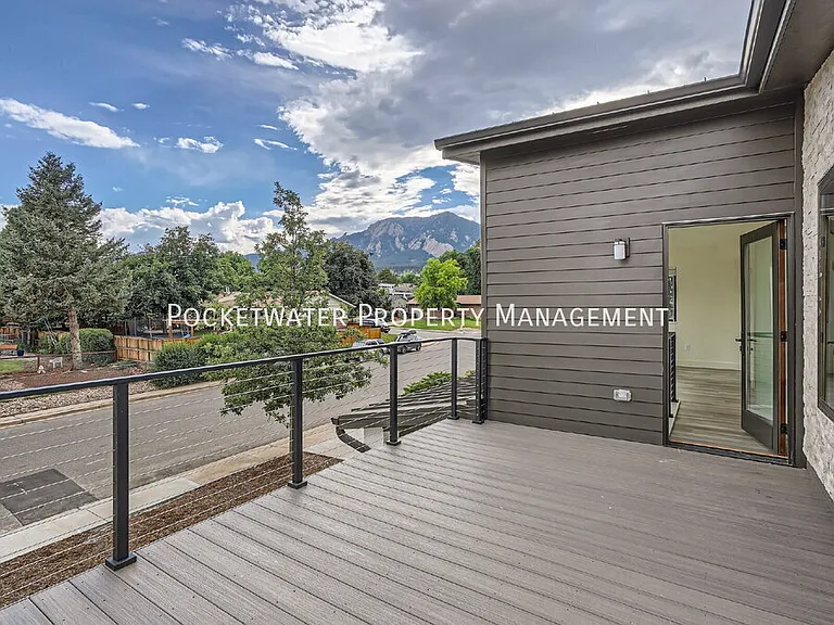 3595 Darley Ave — Photo 32