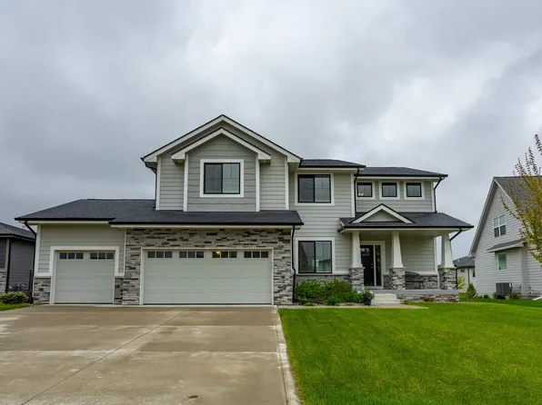 3558 NW 177th St, Clive, IA 50325