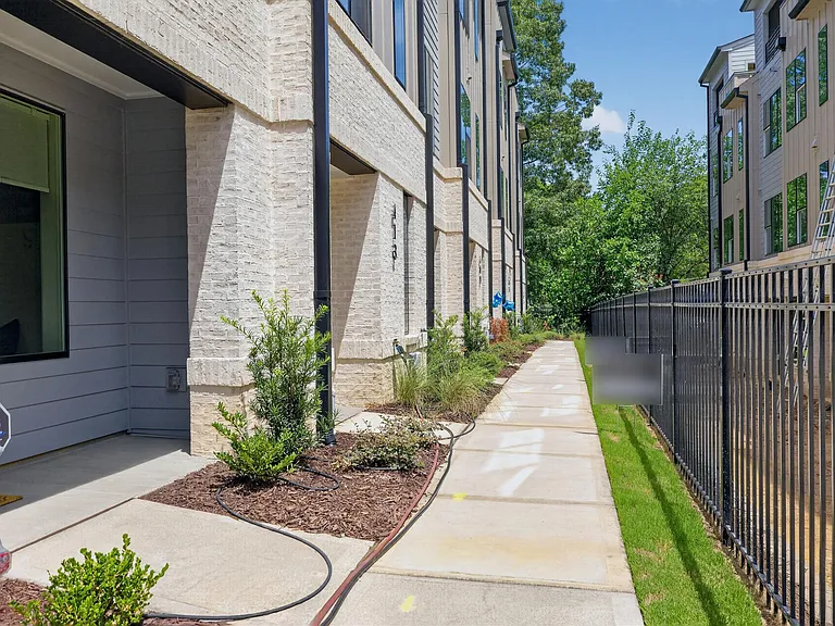 407 Chatham View Rd — Photo 4