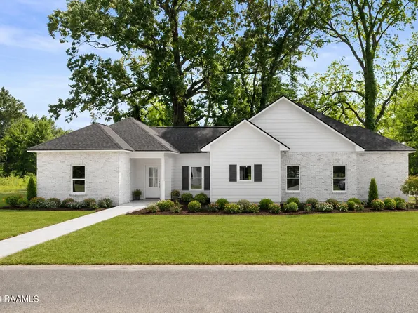 1017 Timber Trails Rd, Breaux Bridge, LA 70517