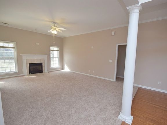 3rd image of 443 Saint Julian Pl