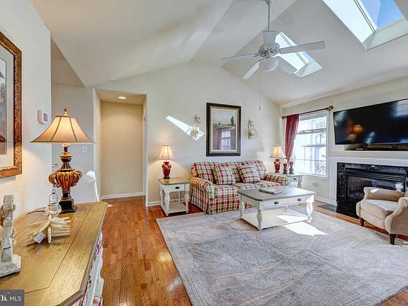 4th image of 32442 Herring Wood Dr