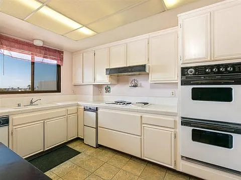 540 Hawthorn St #3A — Photo 58