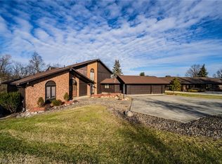 2381 Dale Brook Cir, Hinckley, OH 44233