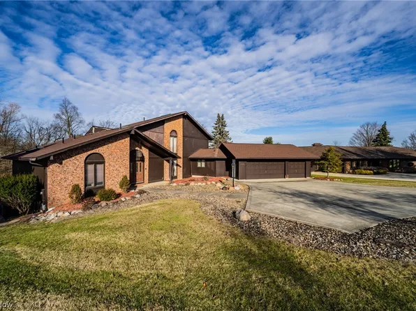 2381 Dale Brook Cir, Hinckley, OH 44233