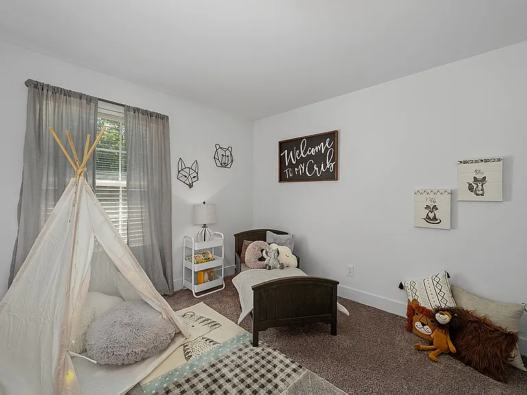 Ivy Hills Living Spaces — Photo 143