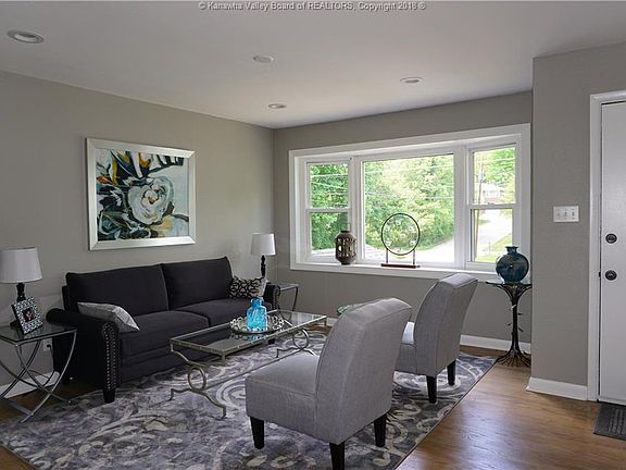 3rd image of 1304 Camden Dr