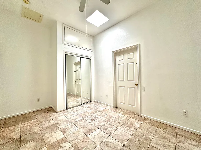 6634 1/2 Camellia Ave #1/2 — Photo 7