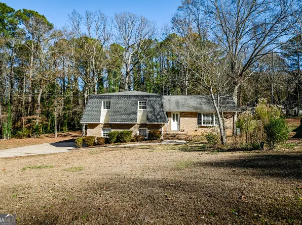 2220 Carnes Rd, Jonesboro, GA 30236