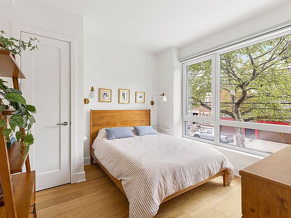 4th image of 401 Rutland Rd #2E