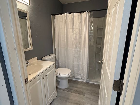 3rd image of 15509 Superior St #1-9