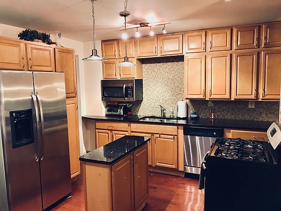 3rd image of 3169 43rd St