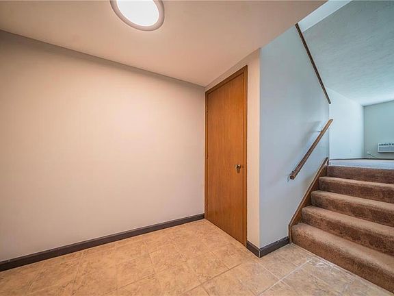 5th image of 4826 Ashland Ave