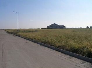 1937 Jewel Dr, Grinnell, IA 50112