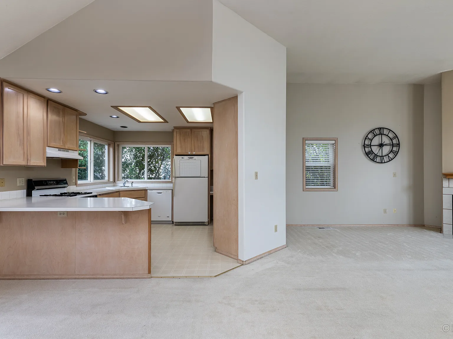 2 bed, 1298 sqft, $2,000 — Photo 4