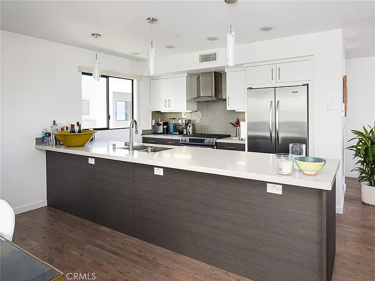 121 E Walnut Ave — Photo 14