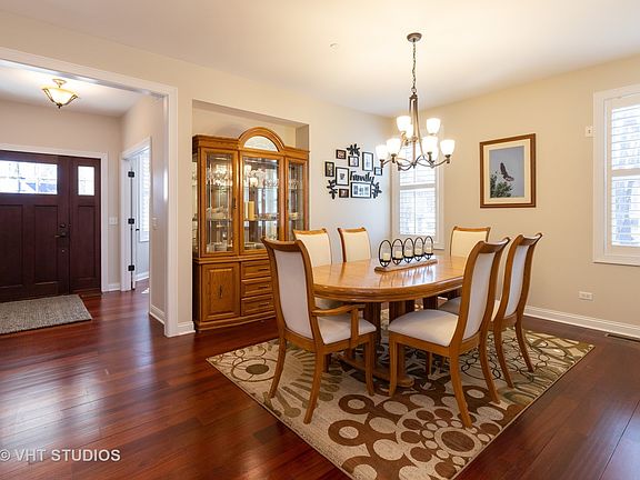 2nd image of 600 Meadow Ln
