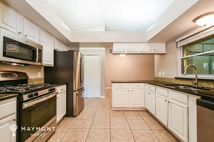 144 Dublin Dr — Photo 6