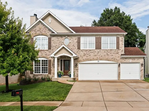 30 Heritage Pointe Cir, Fenton, MO 63026