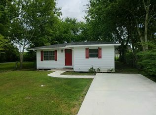 809 Lewis St, Clute, TX 77531