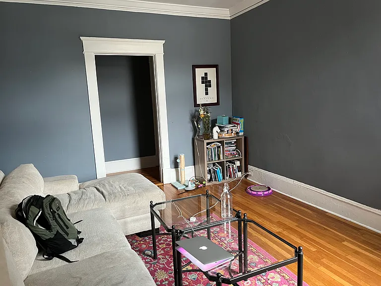 160 4th St NE #1 — Photo 4