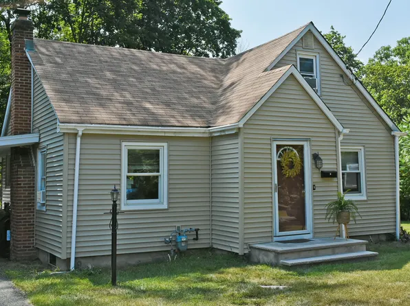 7 W Maple Ave, Succasunna, NJ 07876