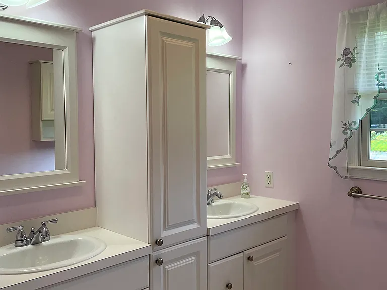 111 Maple Ln — Photo 8