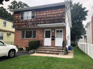 41 Cottonwood Rd, Port Washington, NY 11050