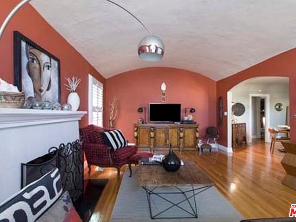 3rd image of 5429 Hillcrest Dr
