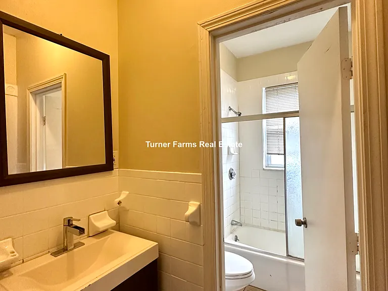 692 Columbia Rd #3R — Photo 12