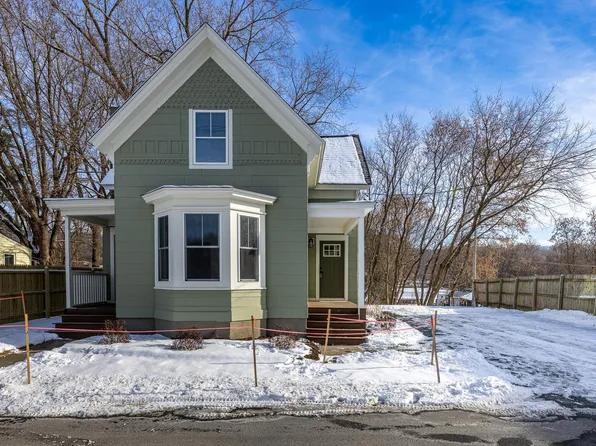 225 Latham Works Lane, Hartford, VT 05001