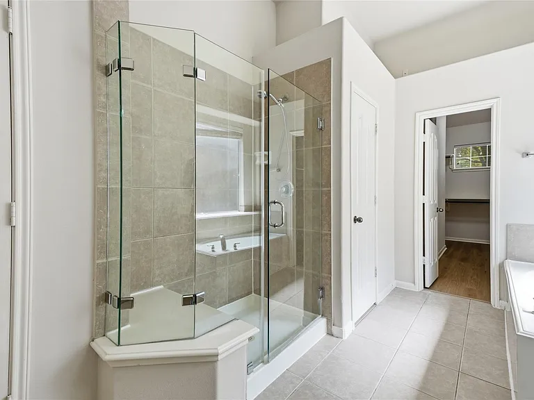 6165 Darlington Ct — Photo 22