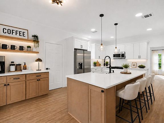 3rd image of 523 Rampart Ln