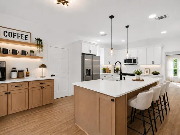 523 Rampart Ln, Conroe, TX 77302