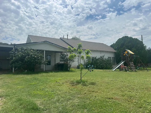 613 N 7th St, Canadian, TX 79014