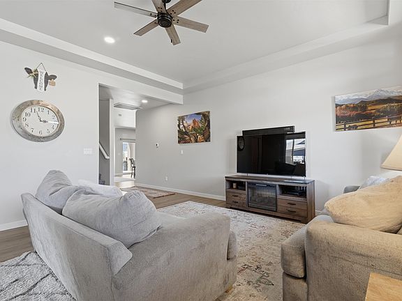 3rd image of 623 Thunder Ridge Dr