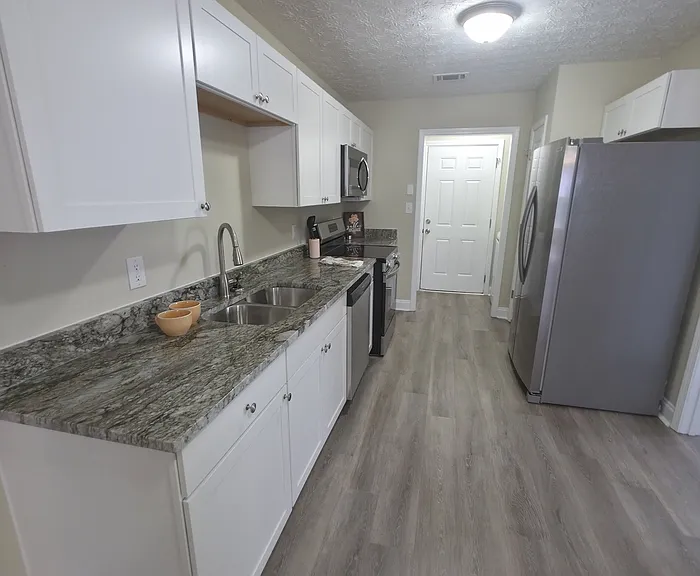 187 Westchester Cir #1 — Photo 4