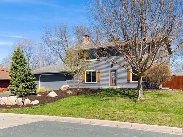 404 Cimarron Cir, Chanhassen, MN 55317