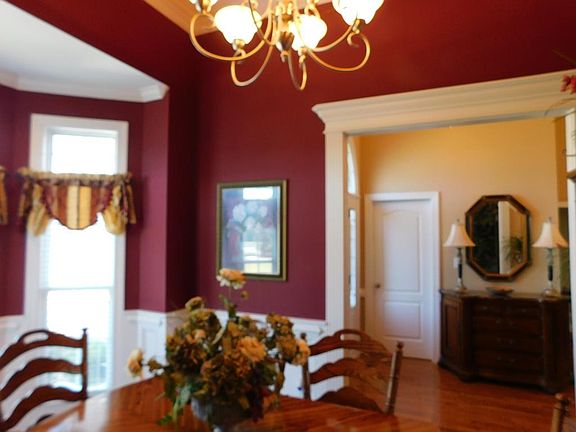 5th image of 302 Eagles Pointe Dr