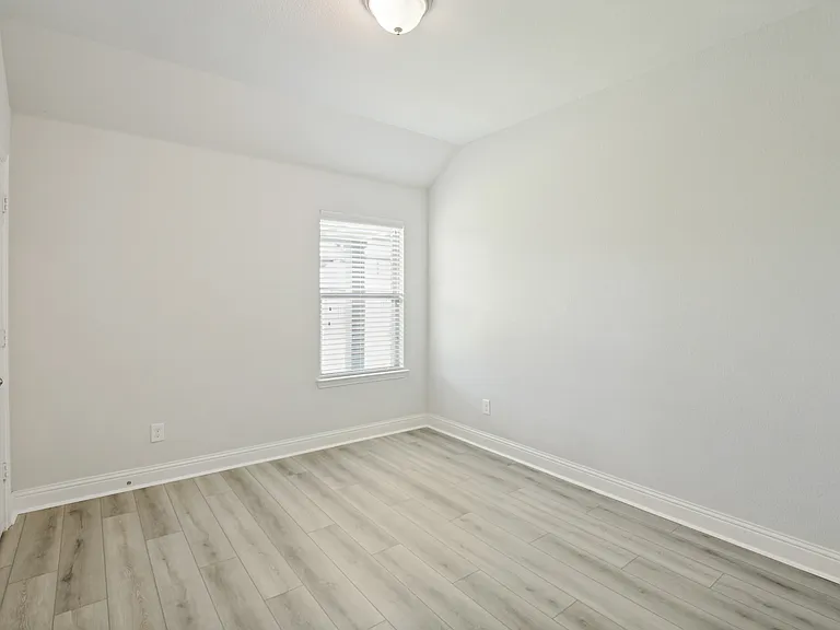 4541 Conrad Ave — Photo 17