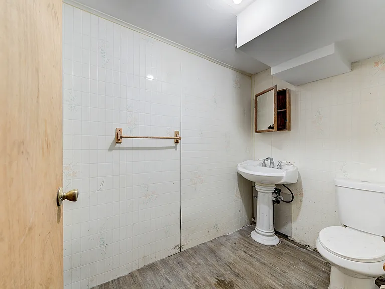 8435 Bridle Spur Dr — Photo 38