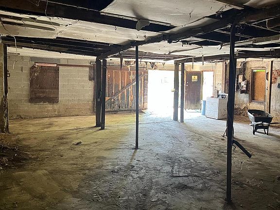 2nd image of 16 Woodside Ave