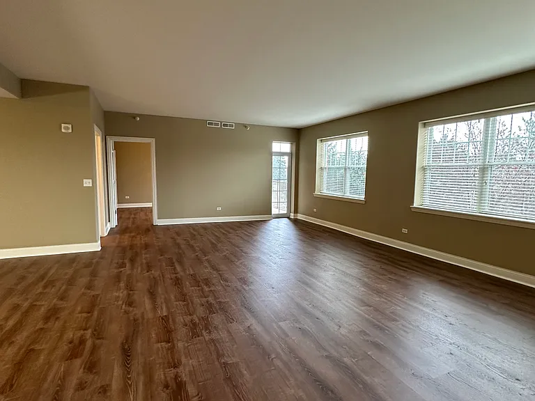 5N426 Rohlwing Rd #1 — Photo 10